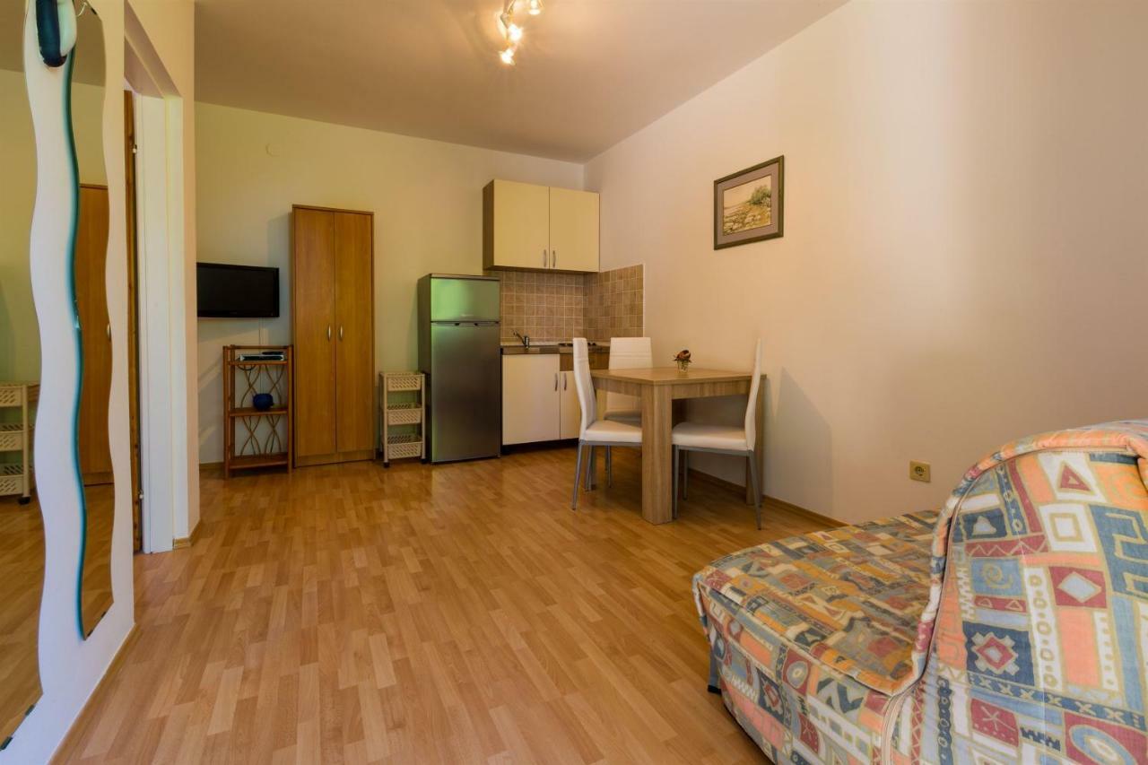 Apartments Alin Dramalj Exterior foto